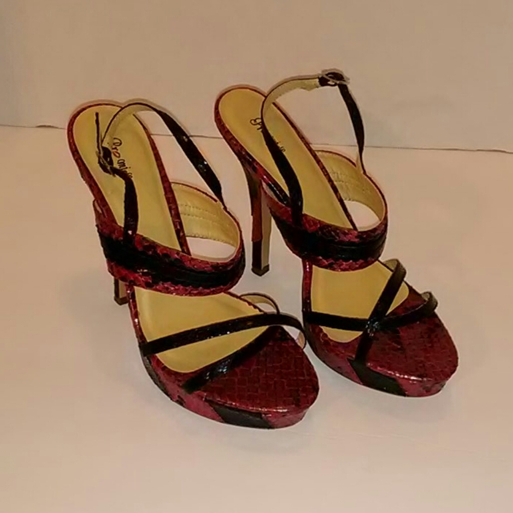 Snakeskin print Sandals Sz 8
